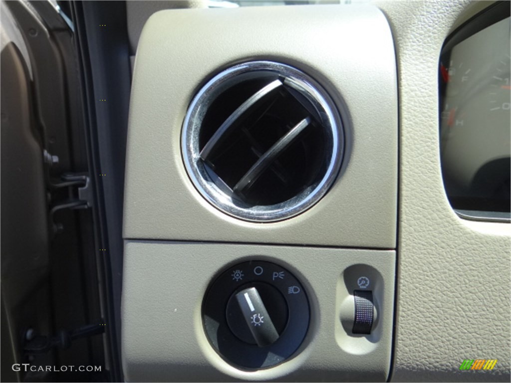 2005 F150 XLT SuperCrew - Arizona Beige Metallic / Castano Brown Leather photo #17