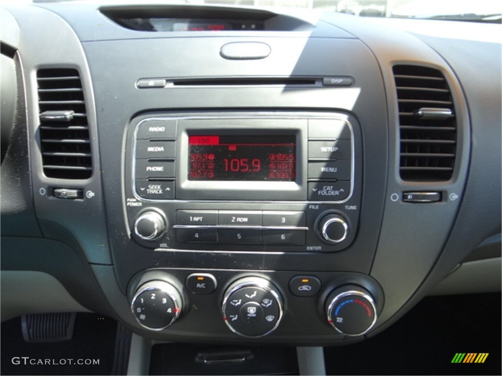 2014 Kia Forte LX Controls Photo #92483246