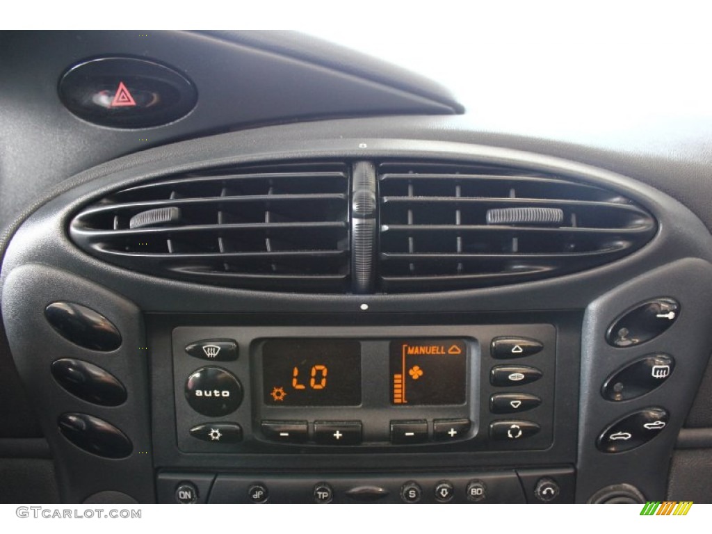 1999 Porsche Boxster Standard Boxster Model Controls Photo #92483345