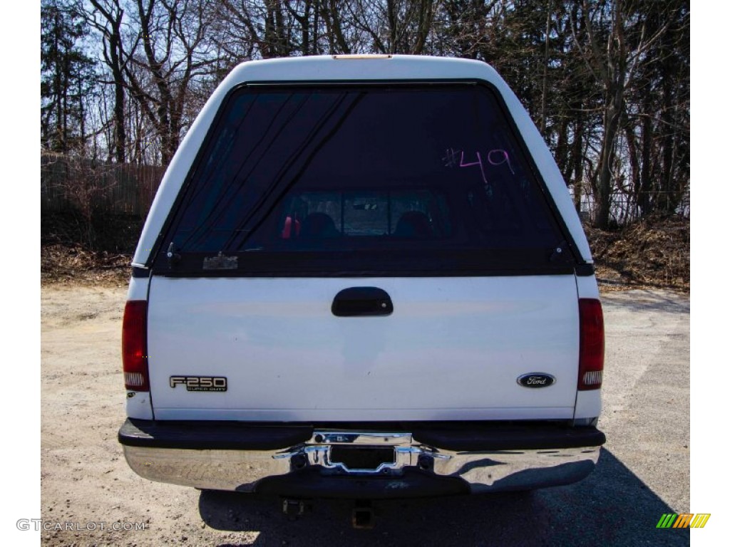 2004 F250 Super Duty XL SuperCab 4x4 - Oxford White / Medium Parchment photo #5