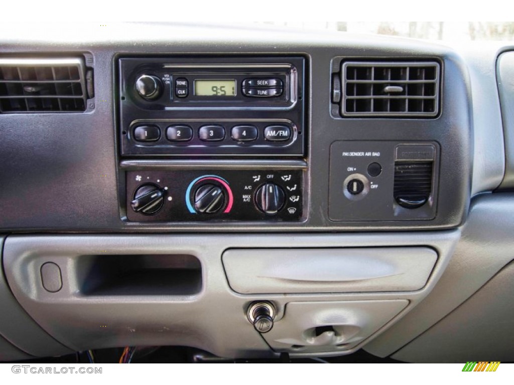 2004 F250 Super Duty XL SuperCab 4x4 - Oxford White / Medium Parchment photo #15