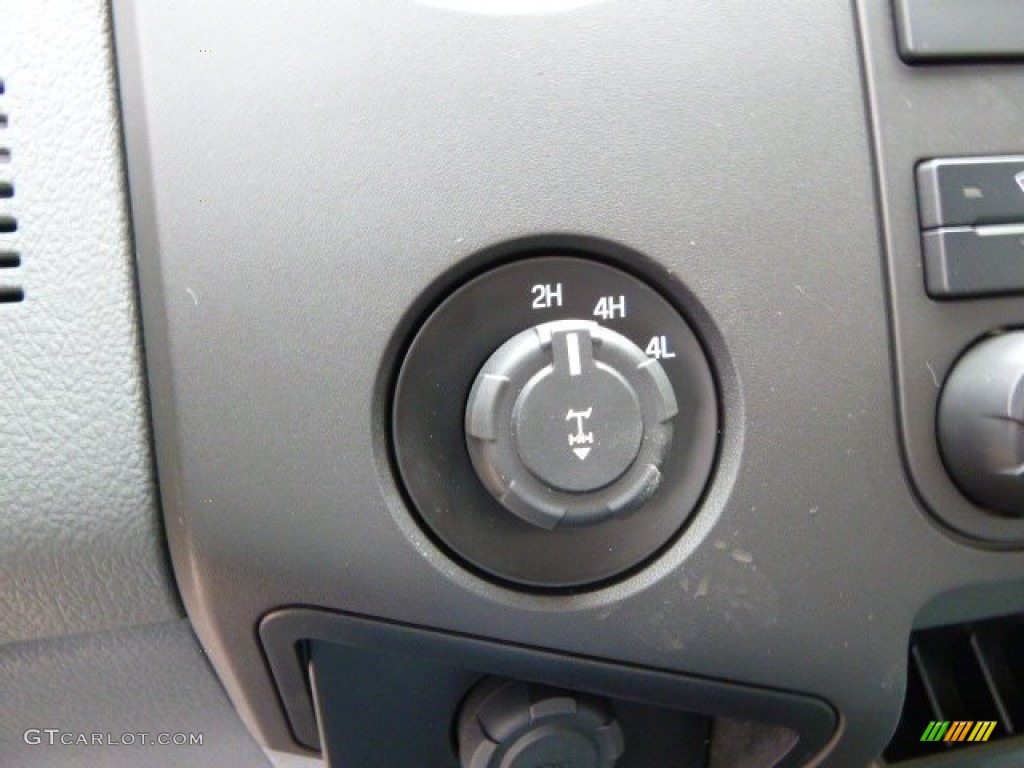 2015 Ford F250 Super Duty XL Super Cab 4x4 Controls Photo #92498706