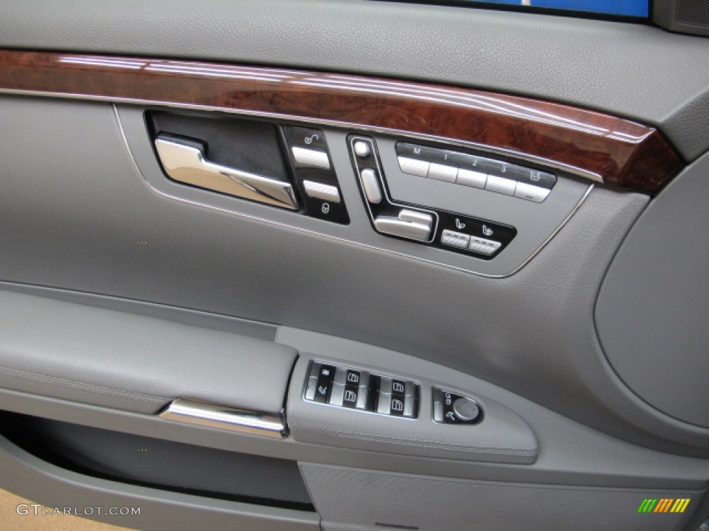 2007 S 550 Sedan - Andorite Grey Metallic / Grey/Dark Grey photo #38