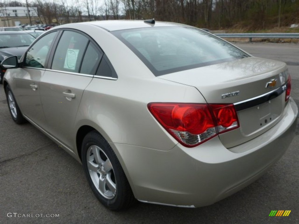 2014 Cruze LT - Champagne Silver Metallic / Medium Titanium photo #3