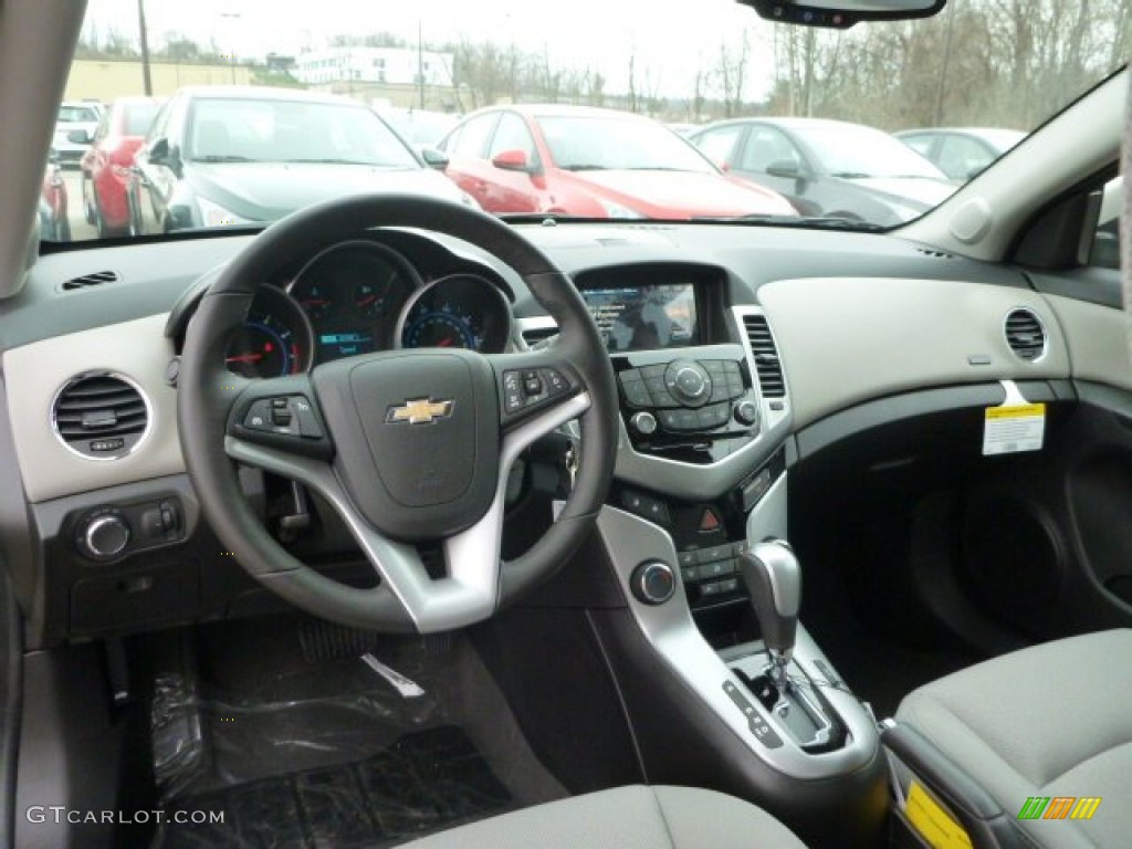 2014 Cruze LT - Champagne Silver Metallic / Medium Titanium photo #12