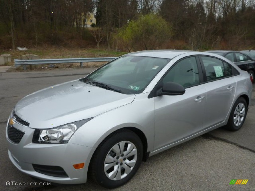 2014 Cruze LS - Silver Ice Metallic / Jet Black/Medium Titanium photo #1