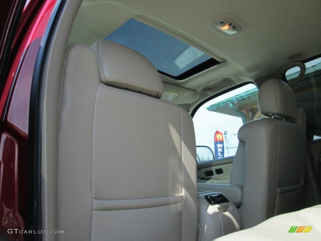 2001 Yukon SLT 4x4 - Garnet Red Metallic / Neutral Tan/Shale photo #25