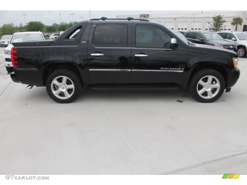 2009 Avalanche LTZ 4x4 - Black / Ebony photo #10