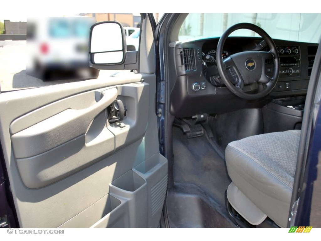 2011 Express LT 3500 Extended Passenger Van - Dark Blue Metallic / Medium Pewter photo #13