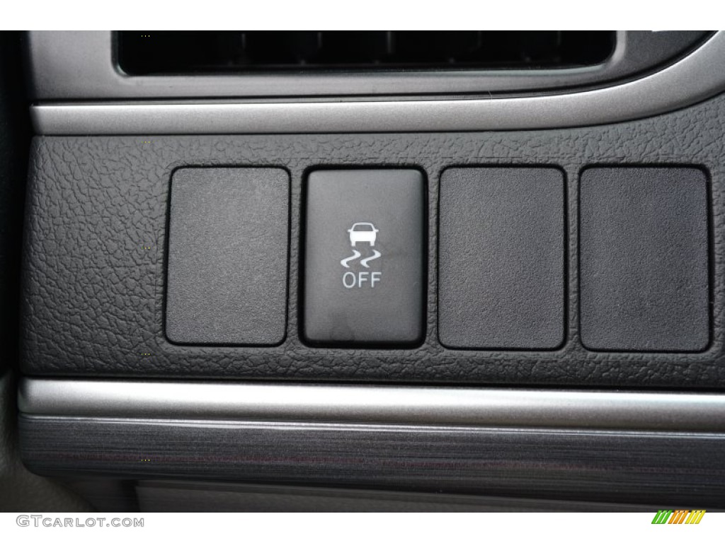 2014 Camry Hybrid XLE - Super White / Ash photo #22