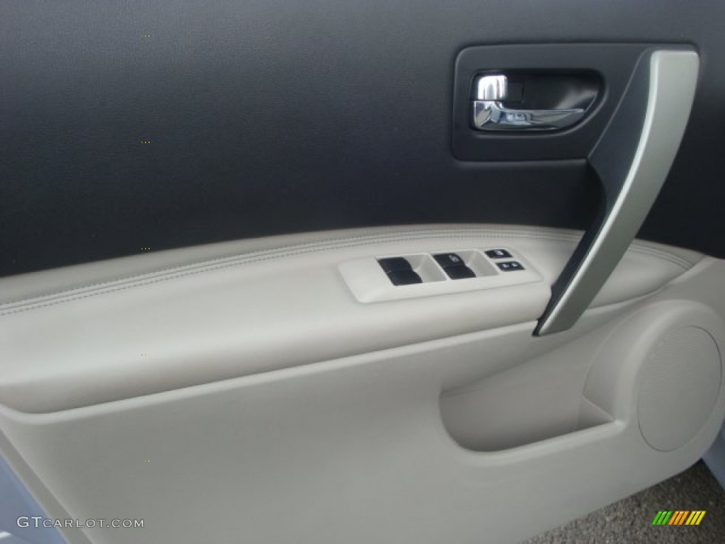 2011 Rogue SV AWD - Frosted Steel Metallic / Gray photo #24