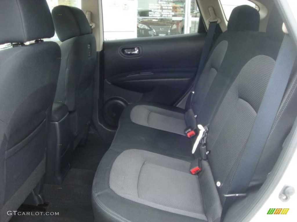 2011 Rogue SV AWD - Pearl White / Black photo #15