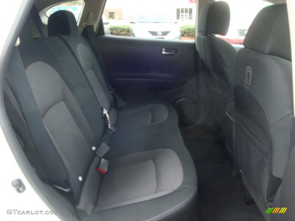 2011 Rogue SV AWD - Pearl White / Black photo #16