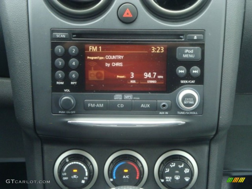 2011 Rogue SV AWD - Pearl White / Black photo #21