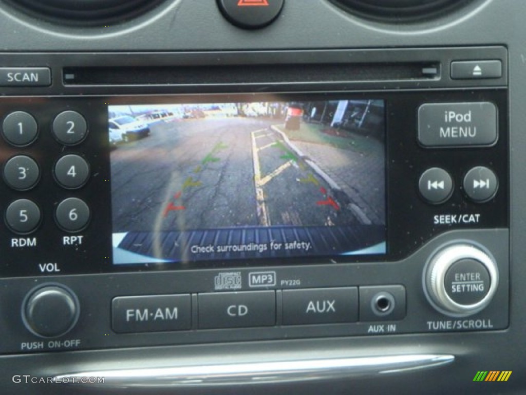 2011 Rogue SV AWD - Pearl White / Black photo #22