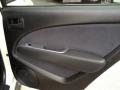 Diamond White Pearl - Outlander LS 4WD Photo No. 12
