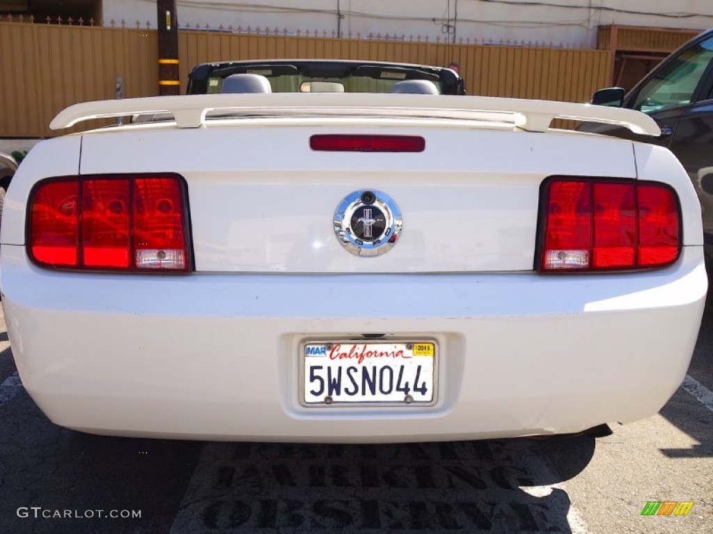 2006 Mustang V6 Premium Convertible - Performance White / Light Graphite photo #3