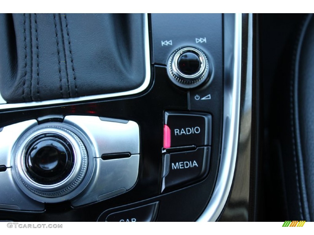 2014 Audi Q5 2.0 TFSI quattro Controls Photos