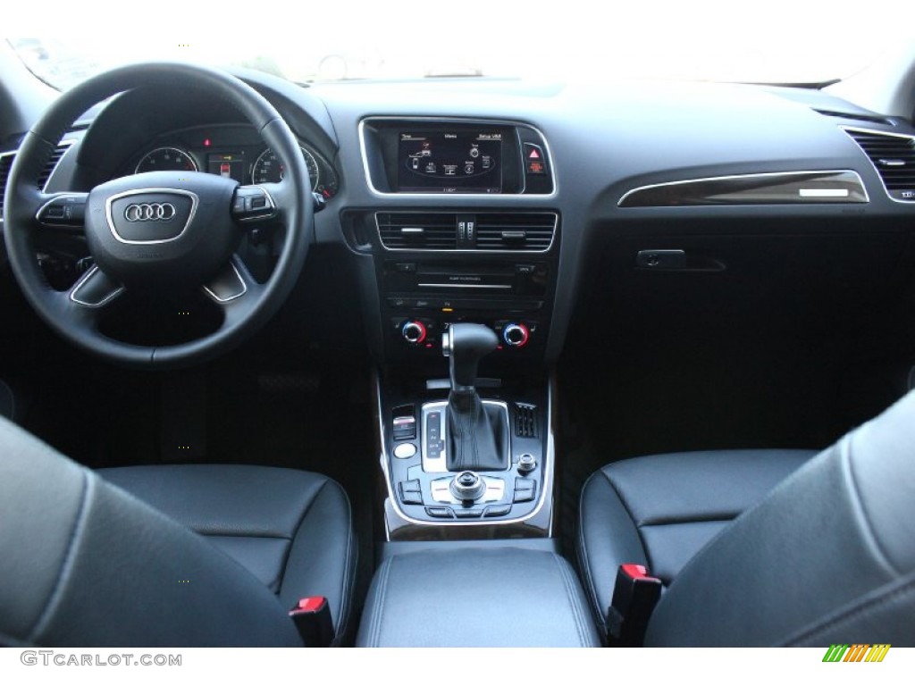 2014 Audi Q5 2.0 TFSI quattro Black Dashboard Photo #92527233