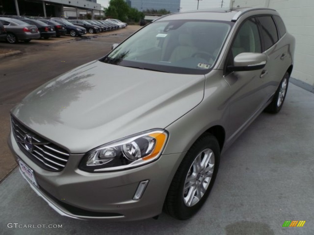 Sea Shell Metallic 2015 Volvo XC60 T5 Drive-E Exterior Photo #92536134