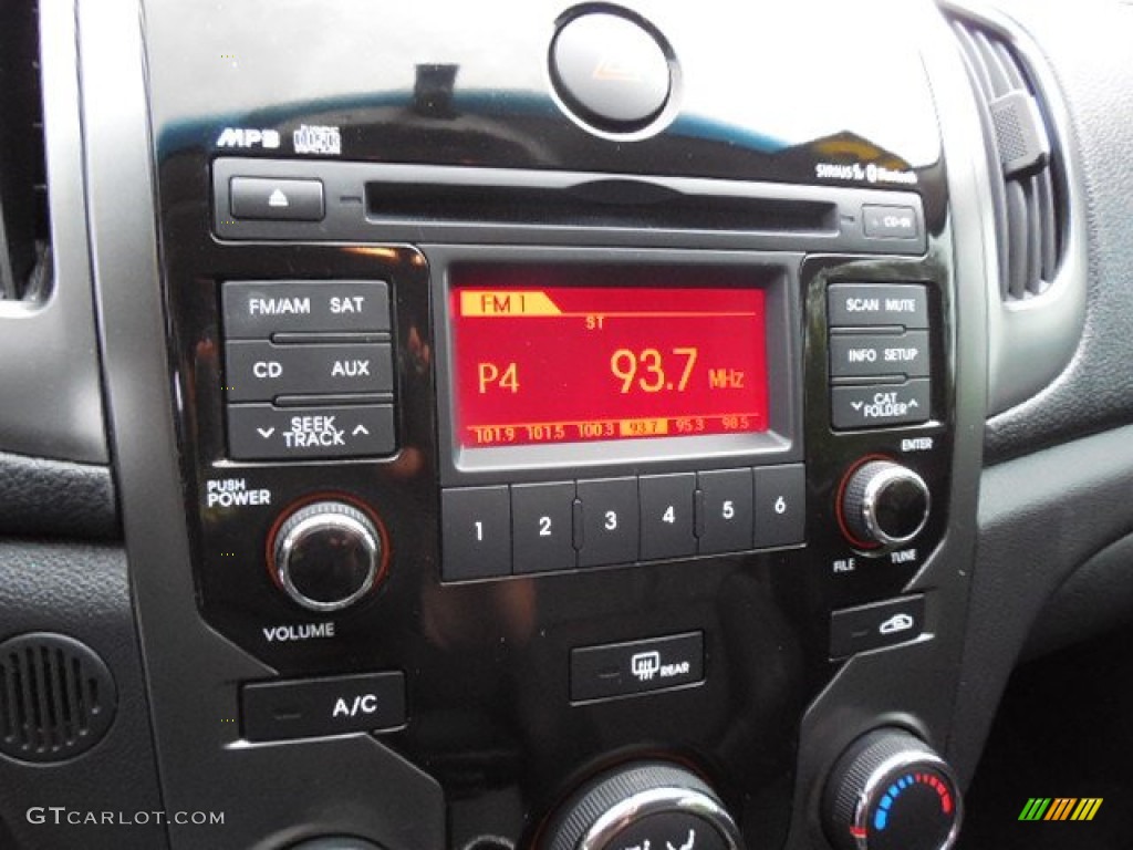 2013 Kia Forte Koup SX Controls Photo #92544630