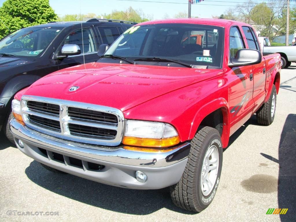 2004 Dakota SLT Quad Cab 4x4 - Flame Red / Dark Slate Gray photo #1