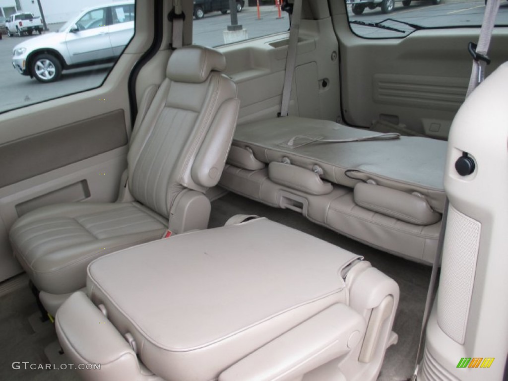 2004 Monterey Luxury - Arizona Beige Metallic / Pebble photo #10