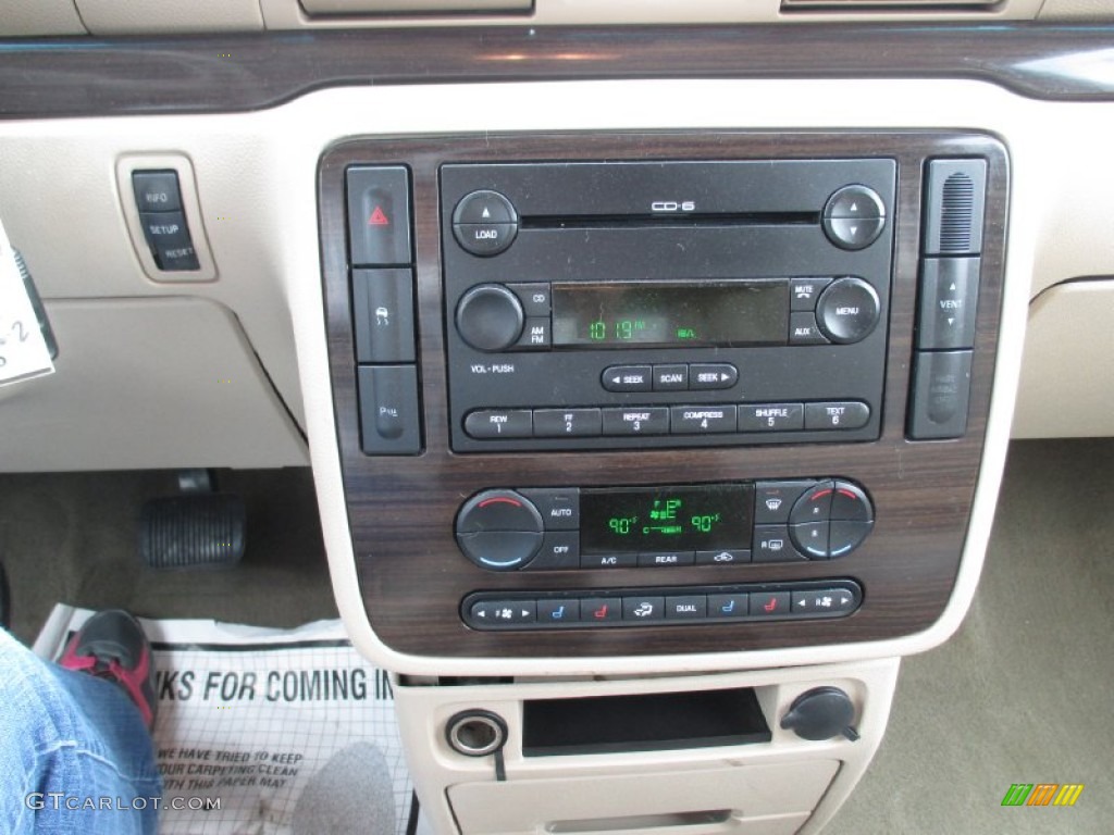 2004 Monterey Luxury - Arizona Beige Metallic / Pebble photo #17