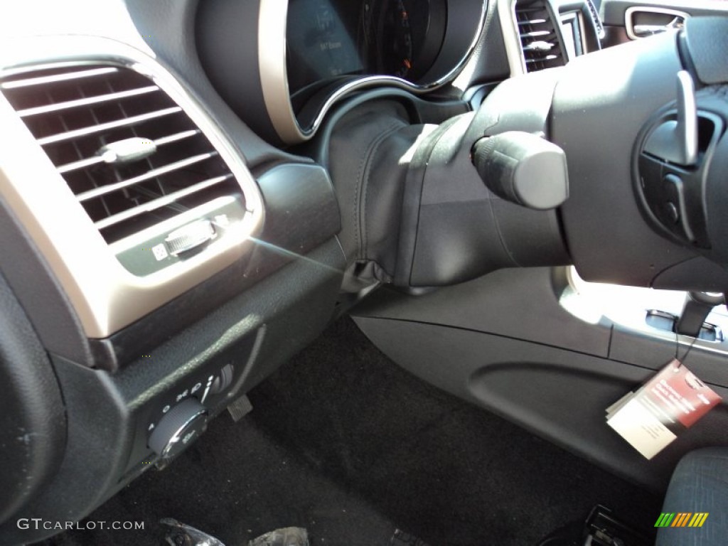 2014 Grand Cherokee Laredo 4x4 - Brilliant Black Crystal Pearl / Morocco Black photo #12