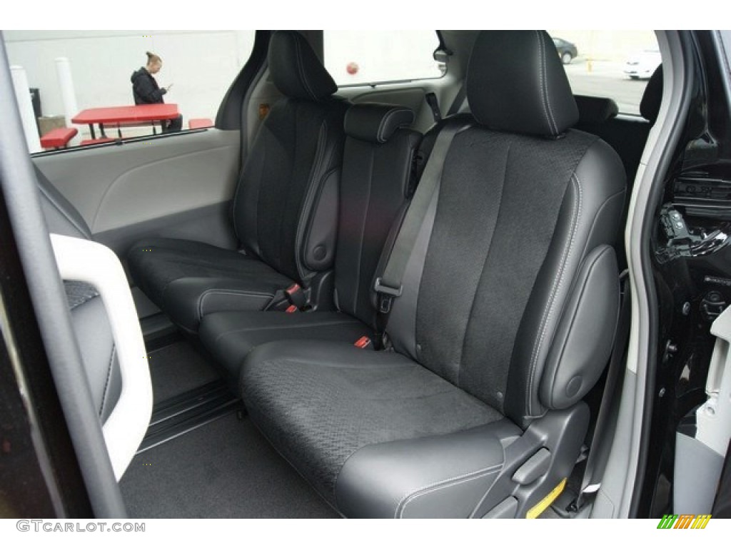 2014 Toyota Sienna SE Rear Seat Photo #92567326