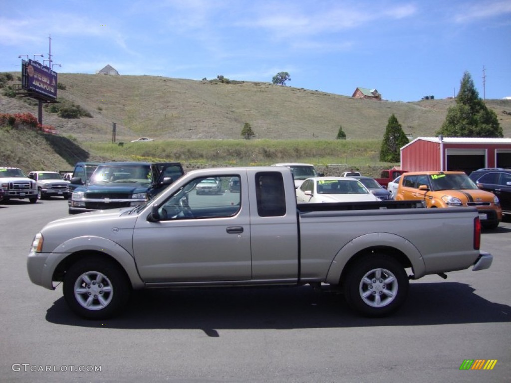 2004 Frontier XE King Cab - Granite Metallic / Gray photo #4