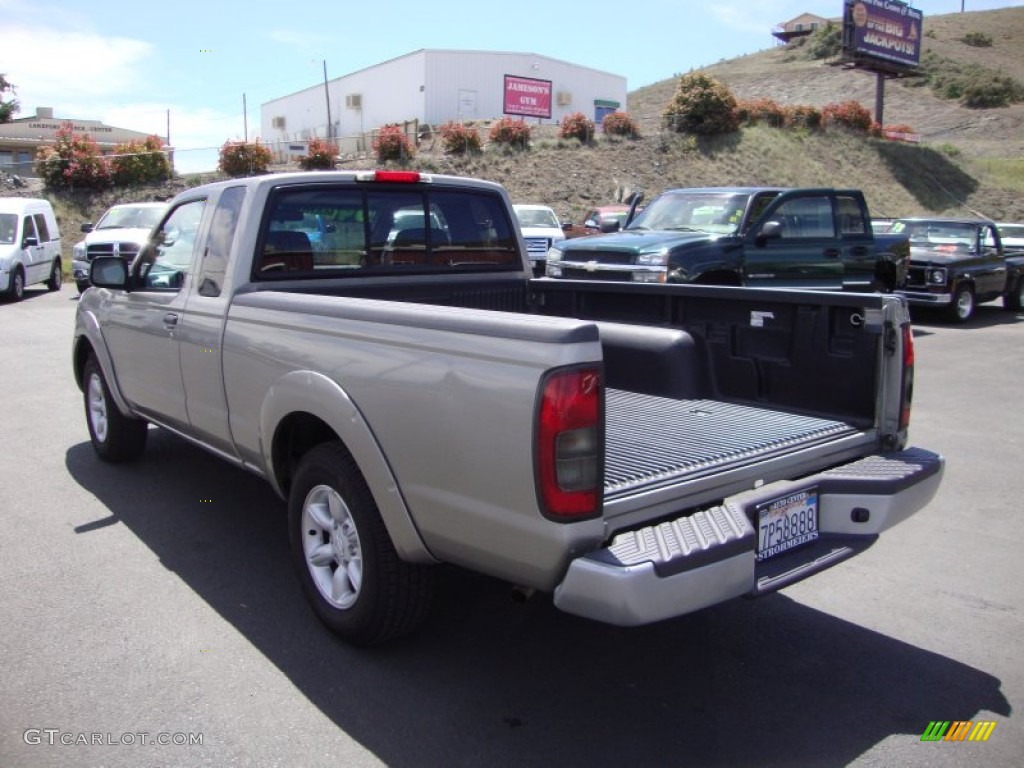 2004 Frontier XE King Cab - Granite Metallic / Gray photo #5