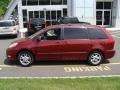 Salsa Red Pearl - Sienna XLE Photo No. 9