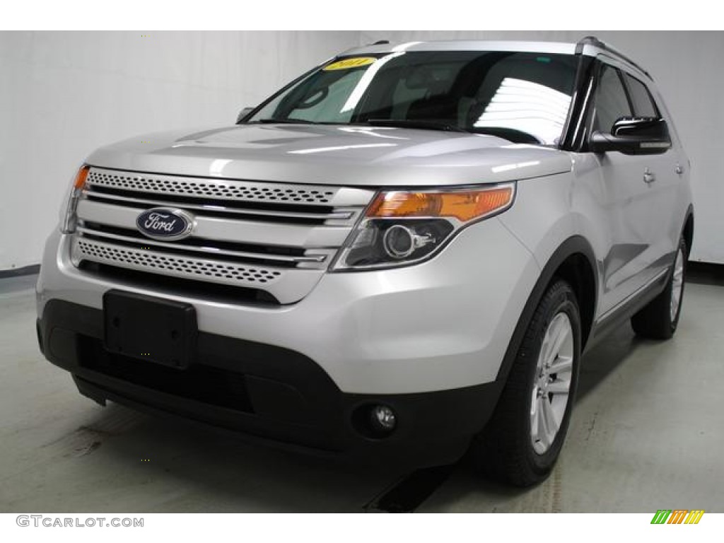 2011 Explorer XLT 4WD - Ingot Silver Metallic / Charcoal Black photo #2