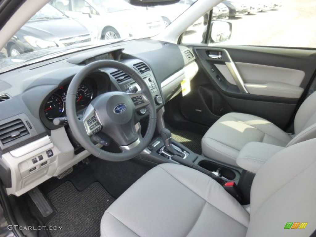 Gray Interior 2015 Subaru Forester 2.5i Touring Photo #92584307