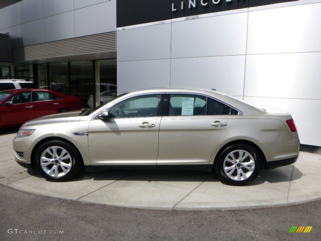 2011 Taurus SEL AWD - Gold Leaf / Light Stone photo #2