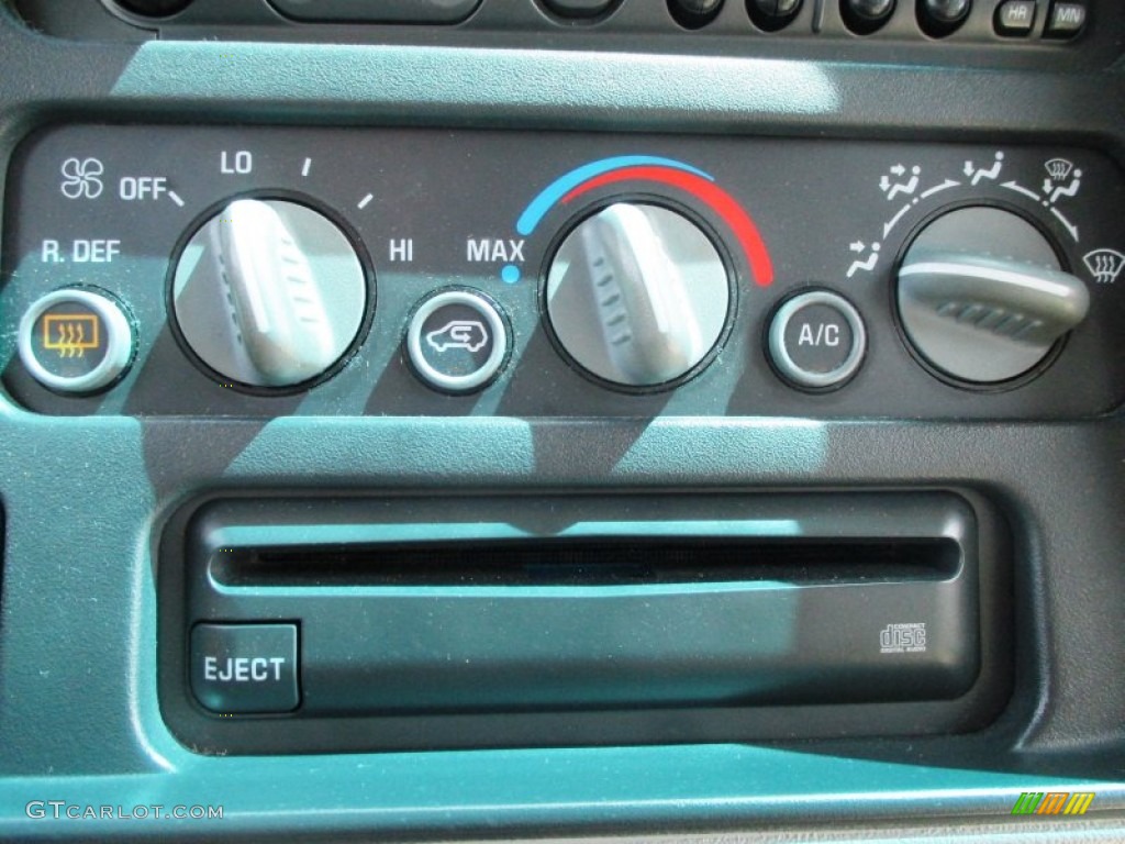 1999 Tahoe LT 4x4 - Light Pewter Metallic / Gray photo #9