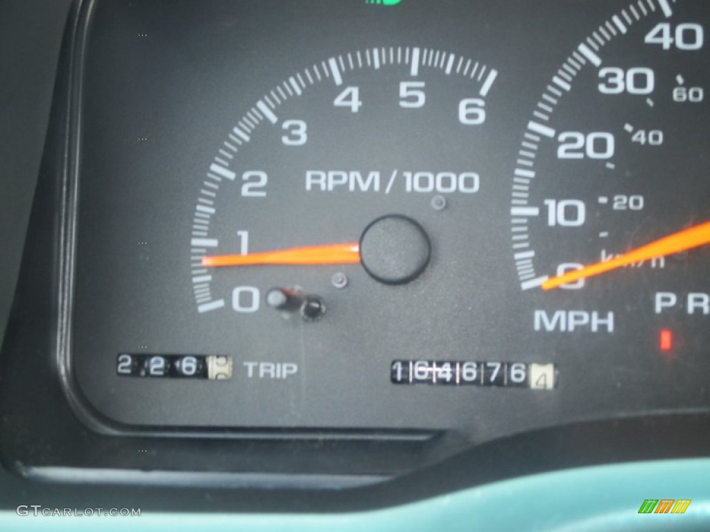 1999 Tahoe LT 4x4 - Light Pewter Metallic / Gray photo #14
