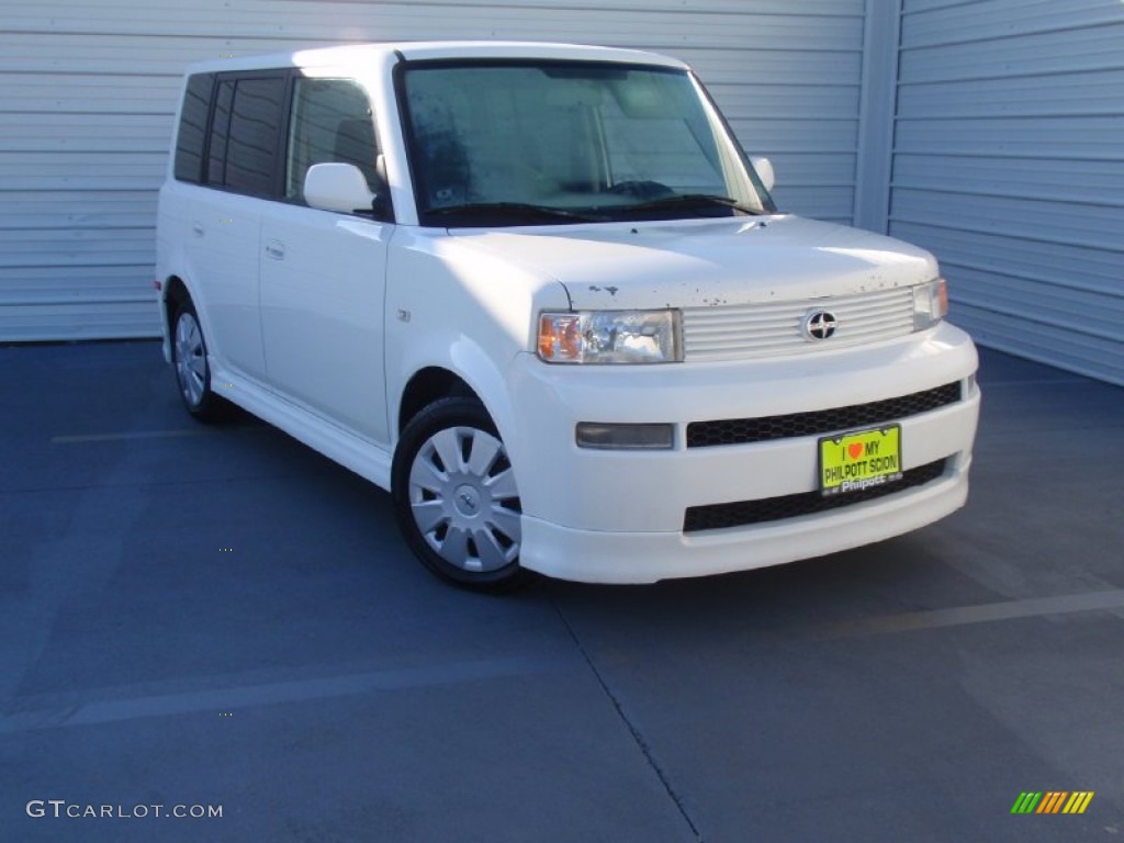 2006 xB  - Polar White / Dark Charcoal photo #2