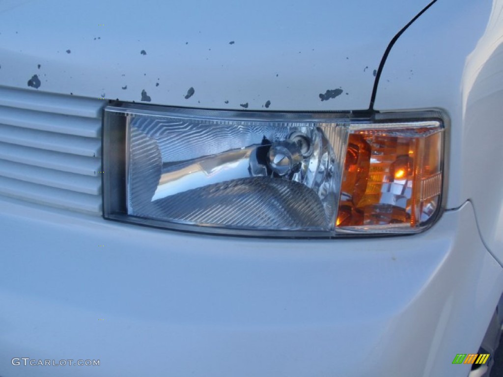 2006 xB  - Polar White / Dark Charcoal photo #10