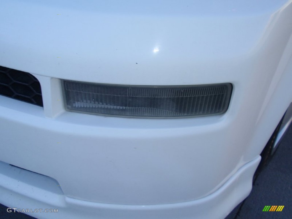 2006 xB  - Polar White / Dark Charcoal photo #11