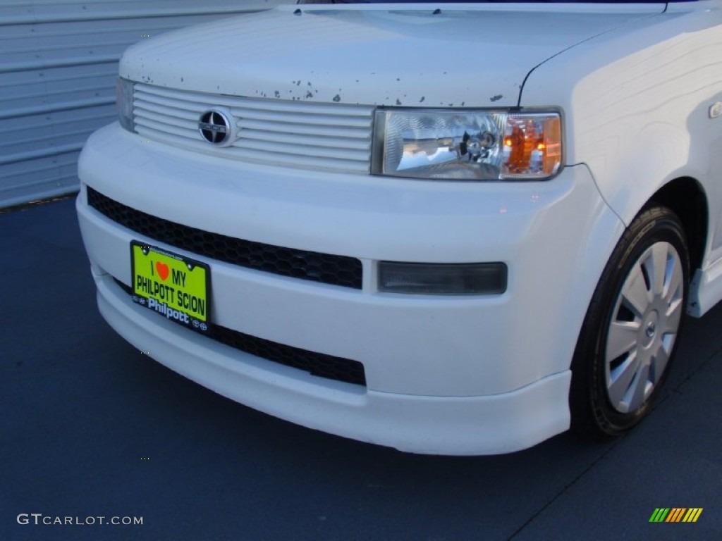 2006 xB  - Polar White / Dark Charcoal photo #12