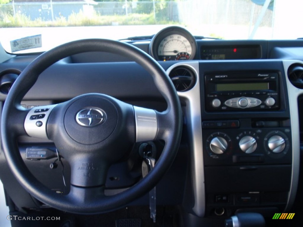 2006 xB  - Polar White / Dark Charcoal photo #40