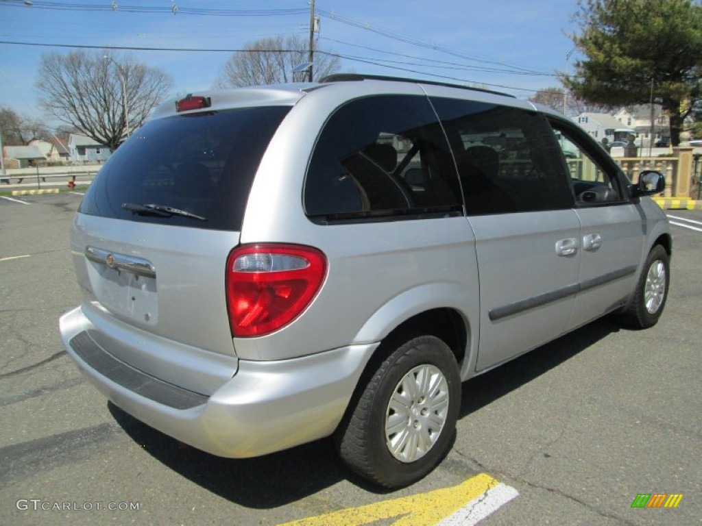 2007 Town & Country  - Bright Silver Metallic / Medium Slate Gray photo #7