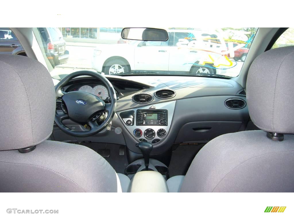 2003 Focus ZX5 Hatchback - Liquid Grey Metallic / Medium Graphite photo #8