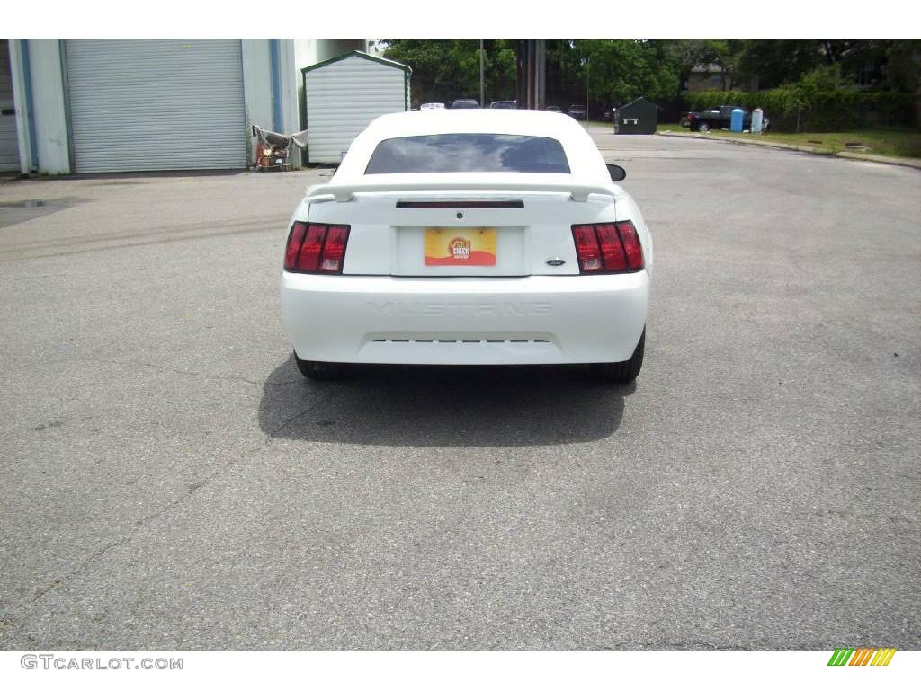 2003 Mustang V6 Convertible - Oxford White / Dark Charcoal/Medium Parchment photo #2