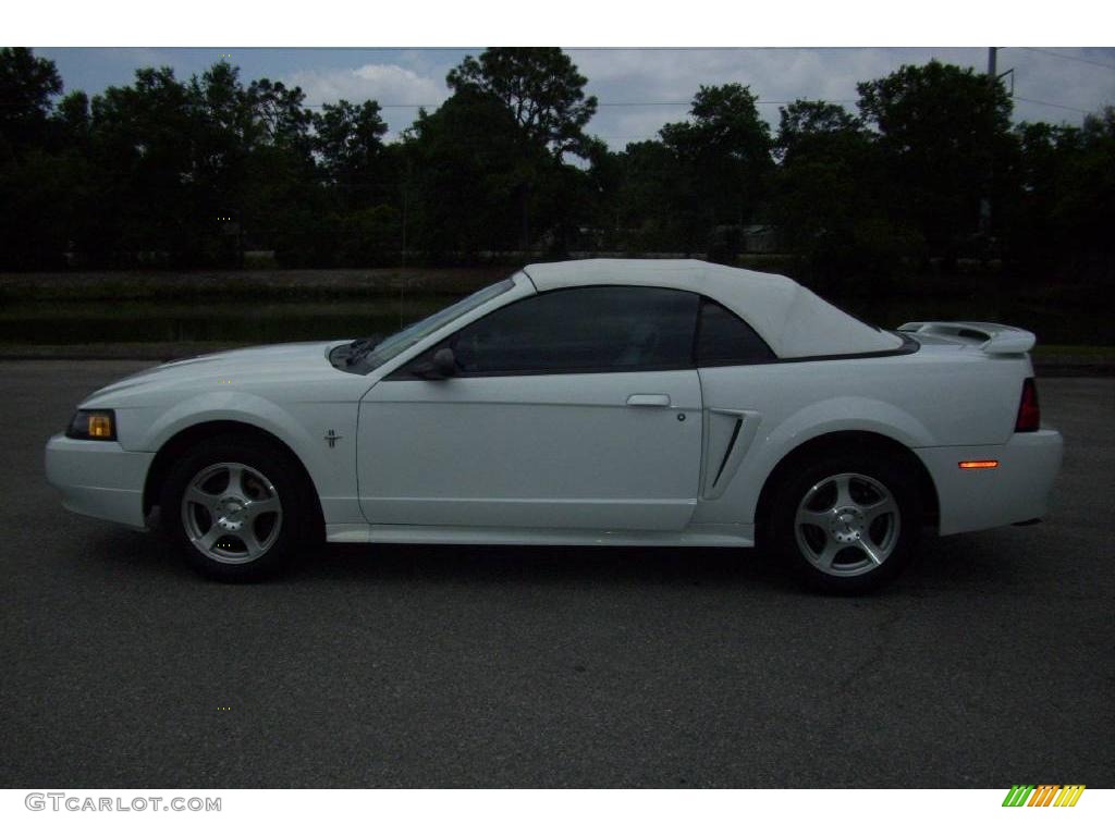 2003 Mustang V6 Convertible - Oxford White / Dark Charcoal/Medium Parchment photo #6