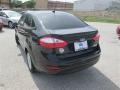 Tuxedo Black - Fiesta SE Sedan Photo No. 4