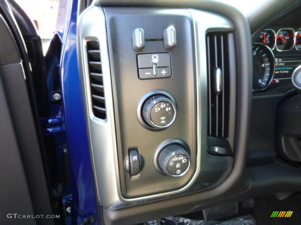 2015 Chevrolet Silverado 2500HD LT Double Cab 4x4 Controls Photo #92599344