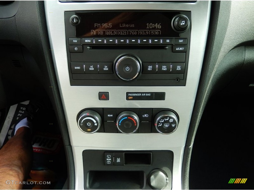 2012 GMC Acadia SL Controls Photo #92606078